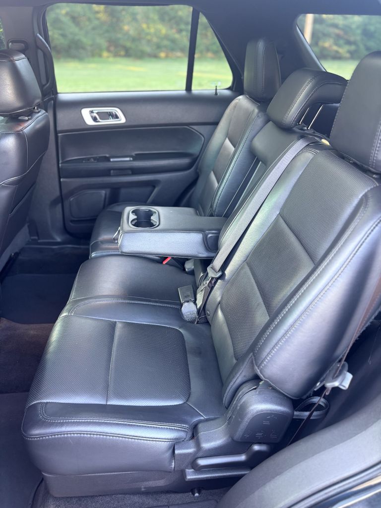 2015 Ford Explorer - $9,995