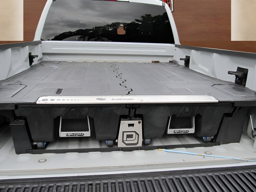 2023 Ford F-150 - $33,600