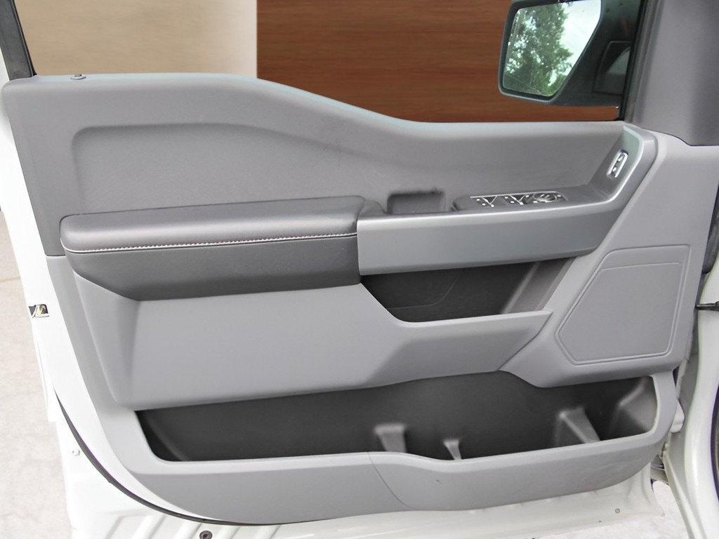 2023 Ford F-150 - $33,600