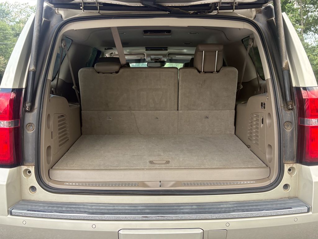2015 Chevrolet Suburban - $19,995