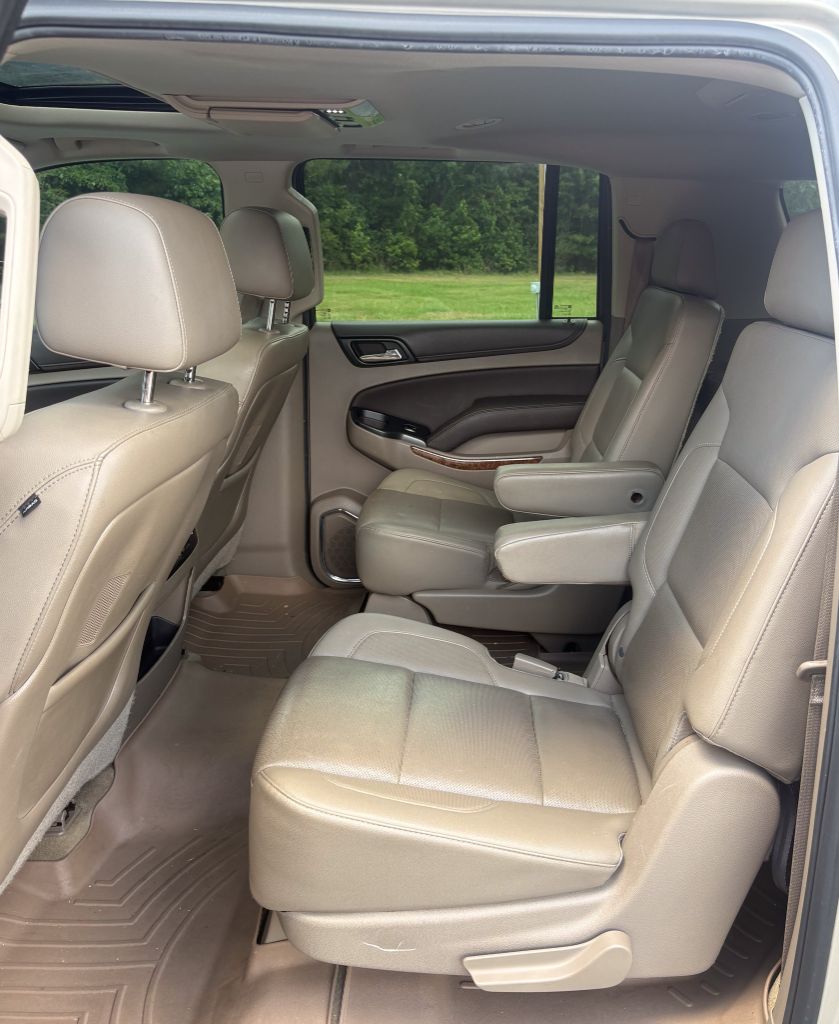 2015 Chevrolet Suburban - $19,995