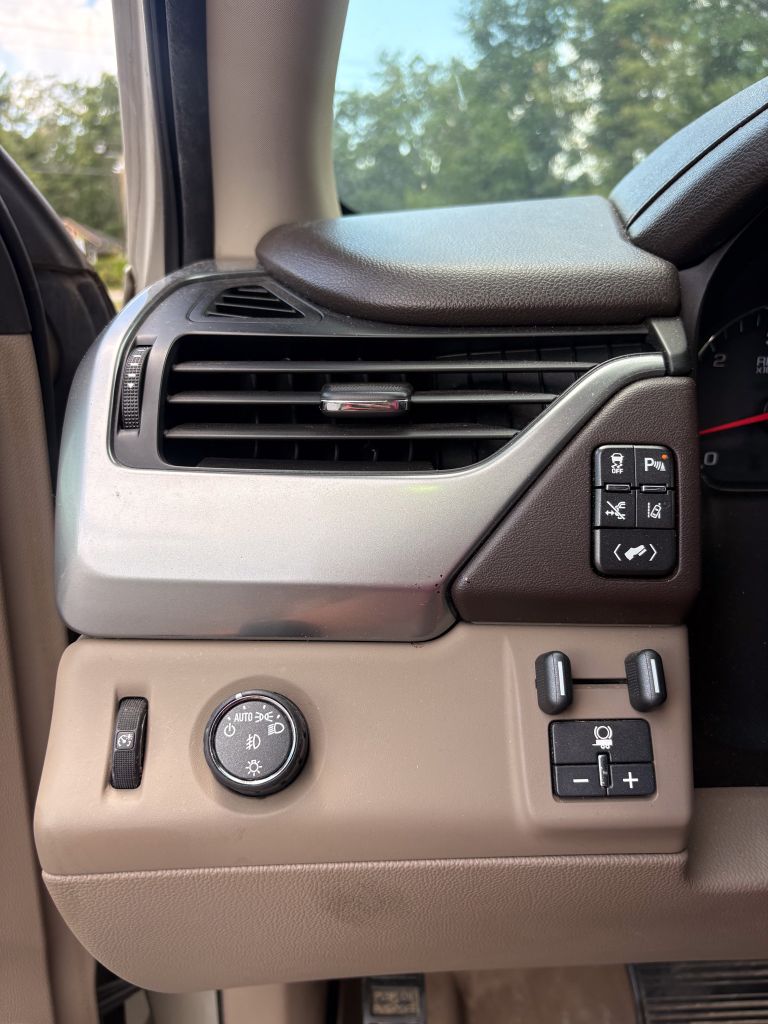 2015 Chevrolet Suburban - $19,995