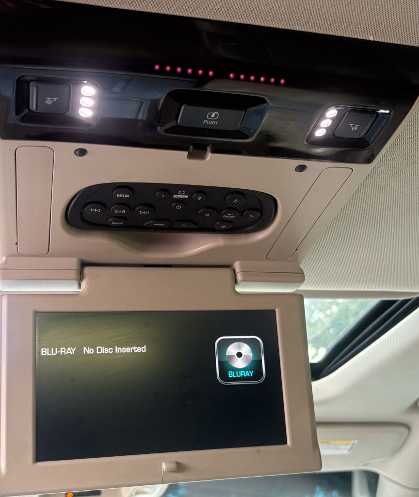 2015 Chevrolet Suburban - $19,995
