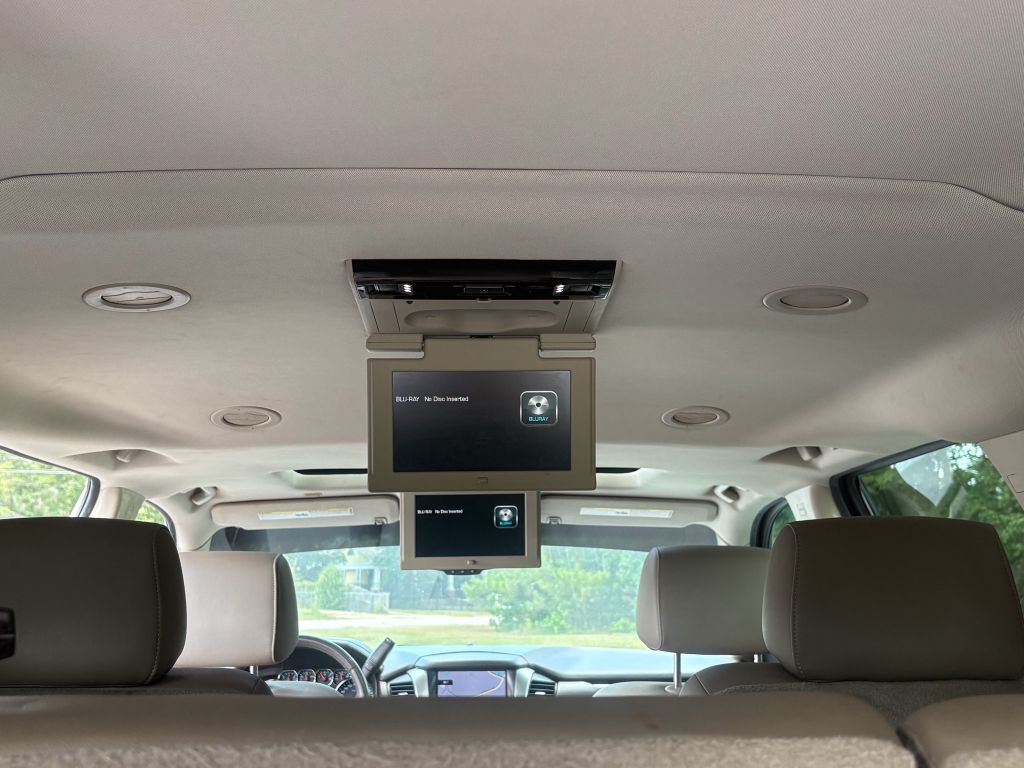 2015 Chevrolet Suburban - $19,995