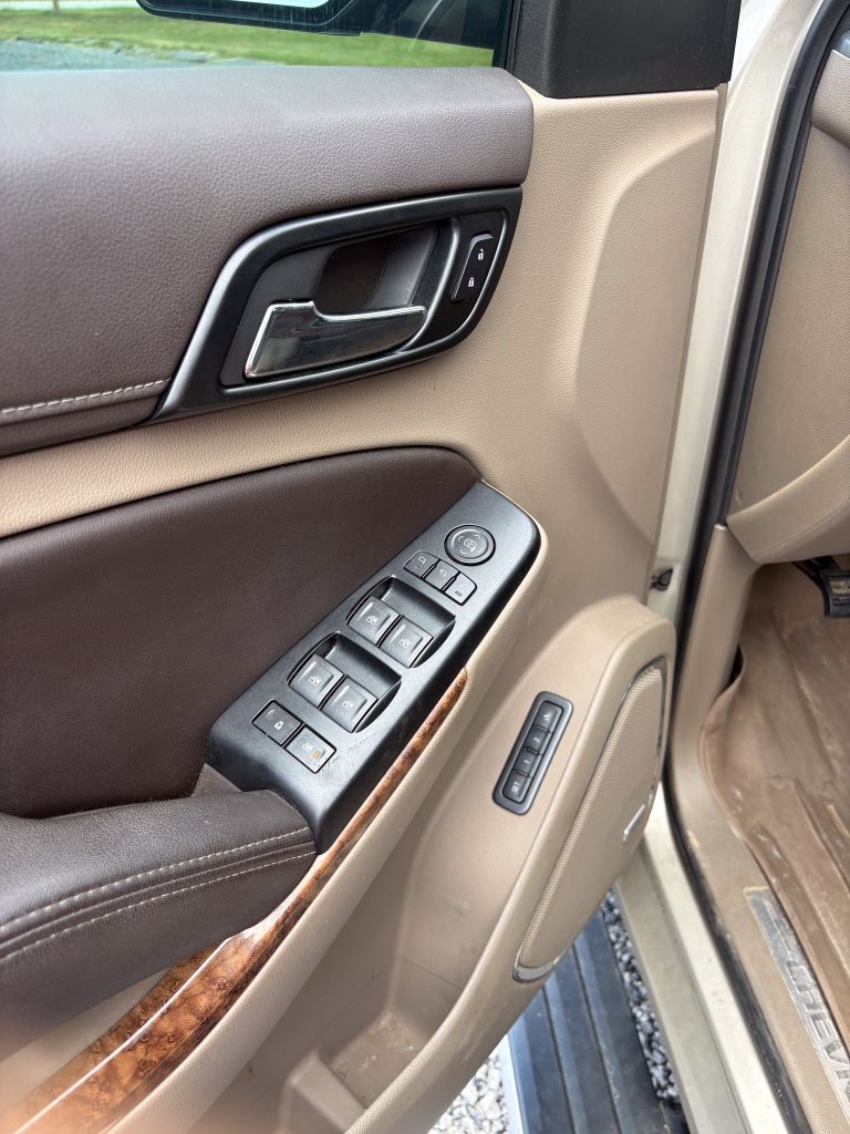 2015 Chevrolet Suburban - $19,995