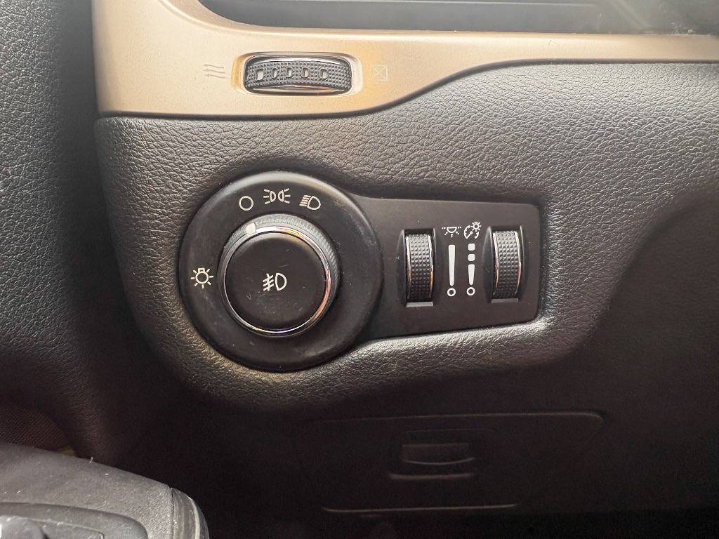 2014 Jeep Cherokee - $11,995