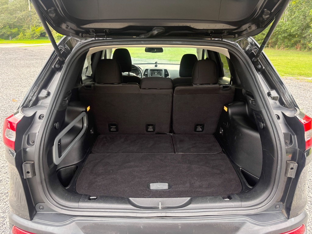 2014 Jeep Cherokee - $11,995