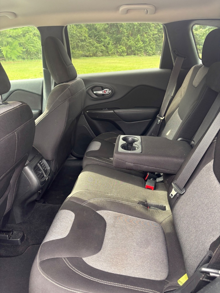 2014 Jeep Cherokee - $11,995
