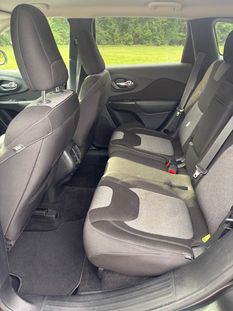 2014 Jeep Cherokee - $11,995