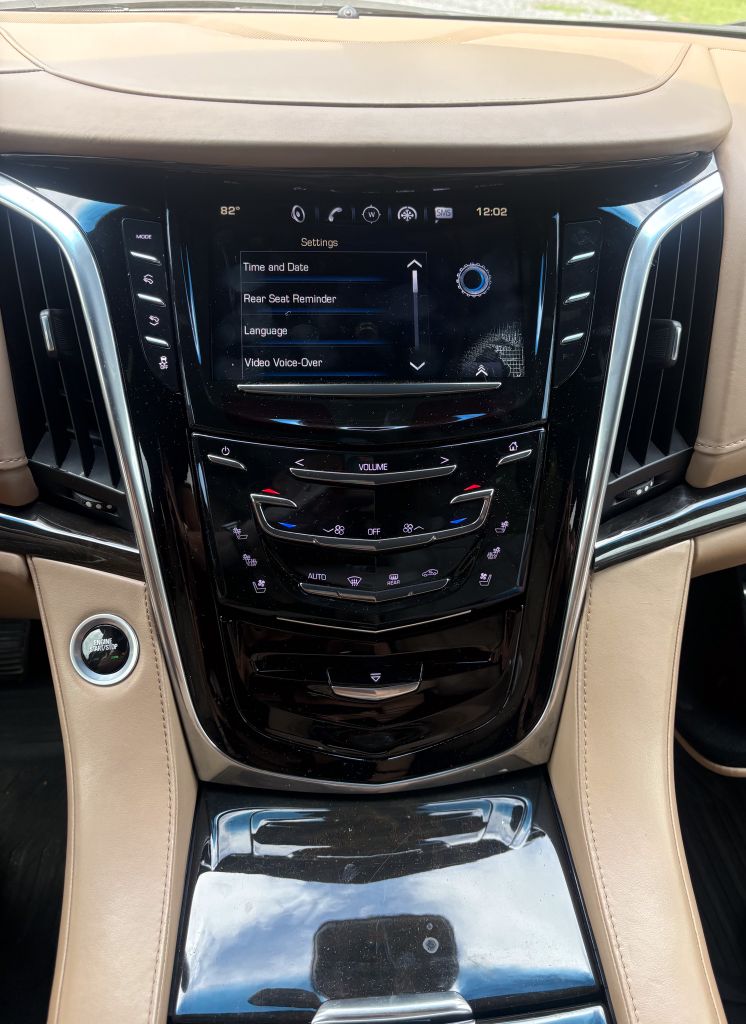 2018 Cadillac Escalade - $26,995
