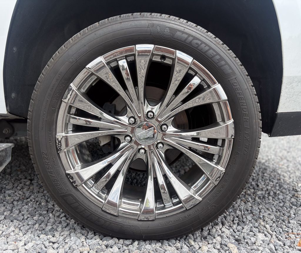 2018 Cadillac Escalade - $26,995