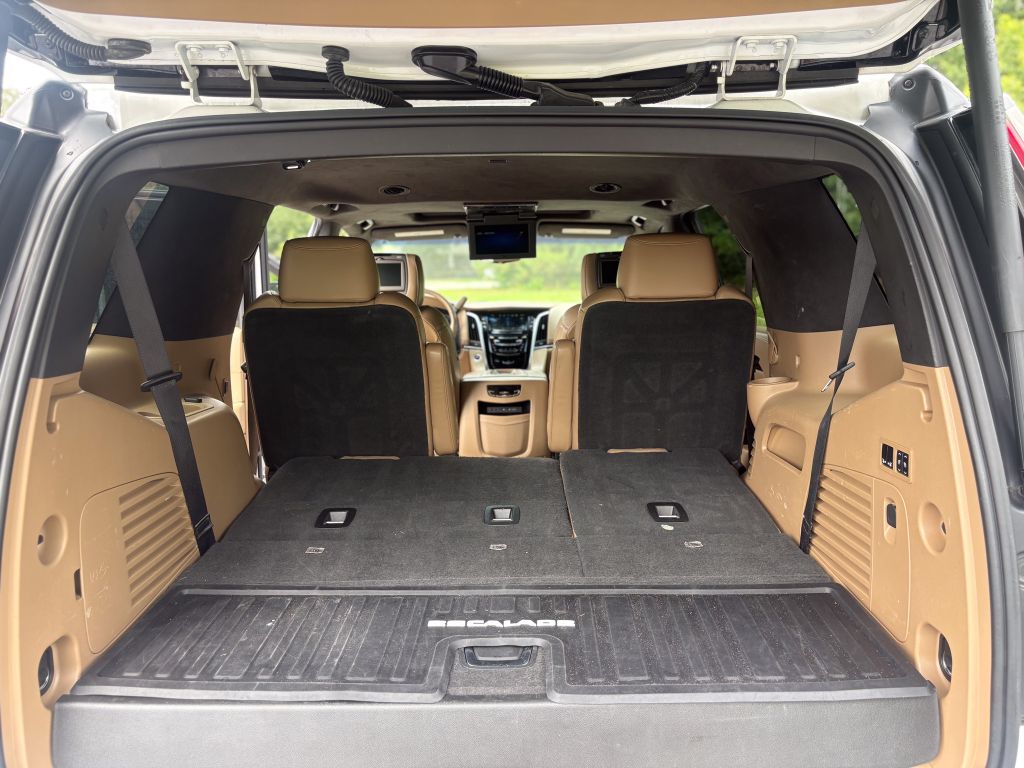 2018 Cadillac Escalade - $26,995