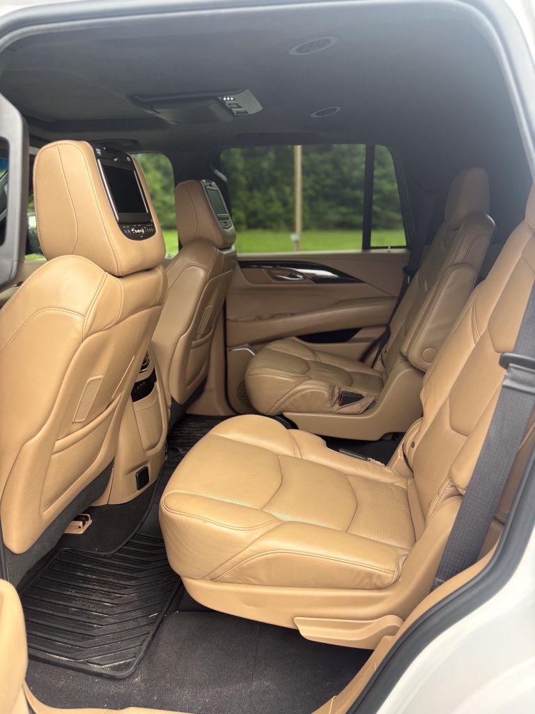2018 Cadillac Escalade - $26,995