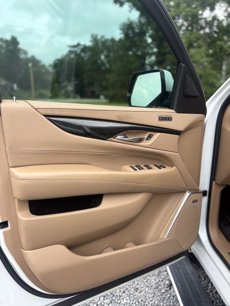 2018 Cadillac Escalade - $26,995