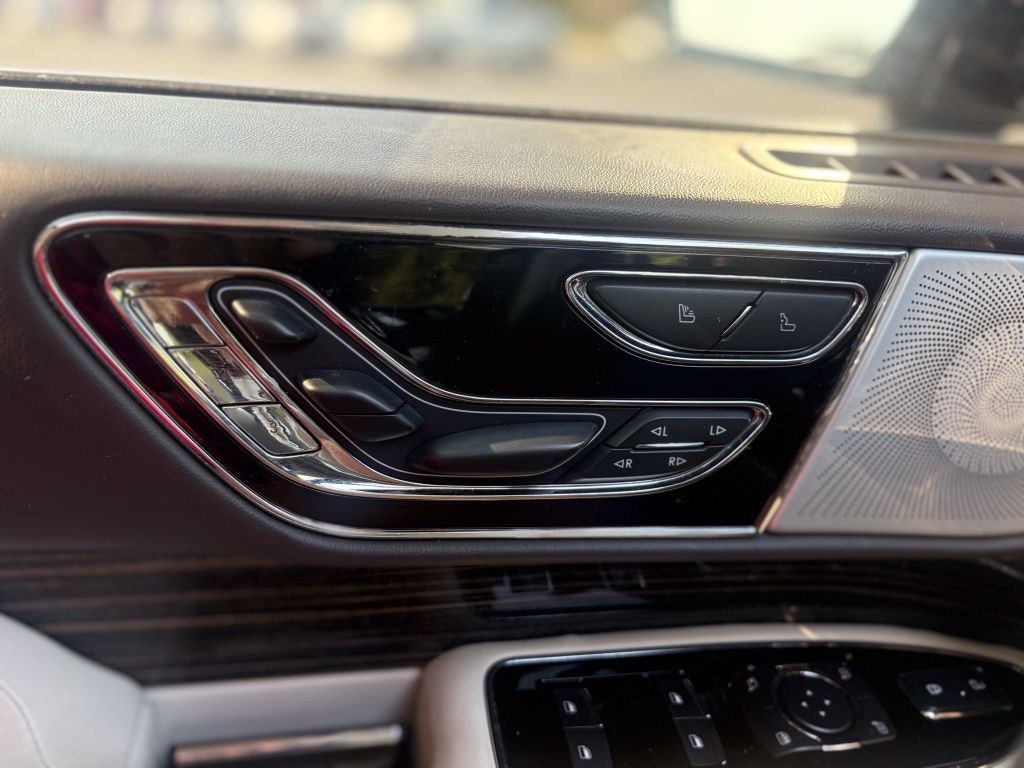 2022 Lincoln Navigator - $49,500
