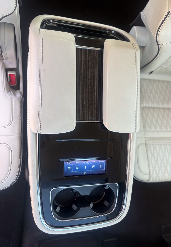 2022 Lincoln Navigator - $49,500