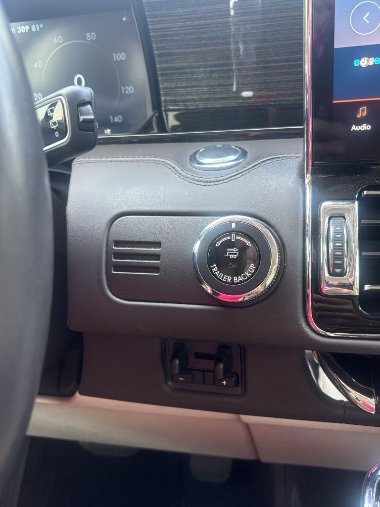 2022 Lincoln Navigator - $49,500