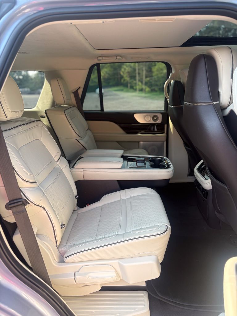 2022 Lincoln Navigator - $49,500
