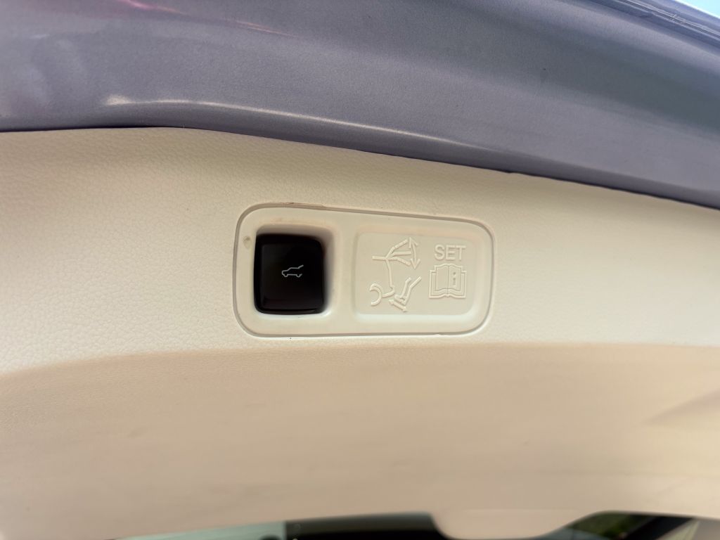 2022 Lincoln Navigator - $49,500