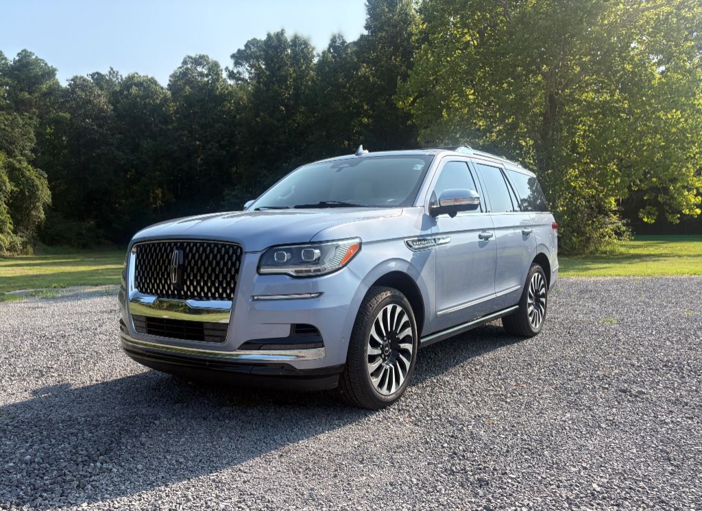 2022 Lincoln Navigator - $49,500