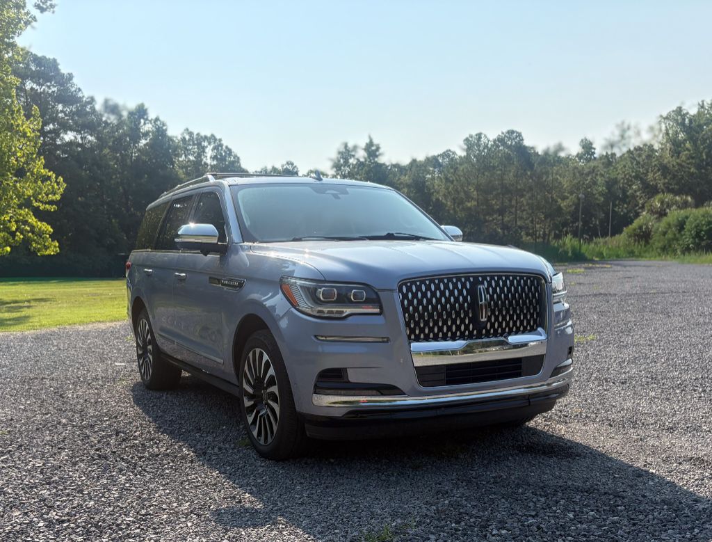 2022 Lincoln Navigator - $49,500