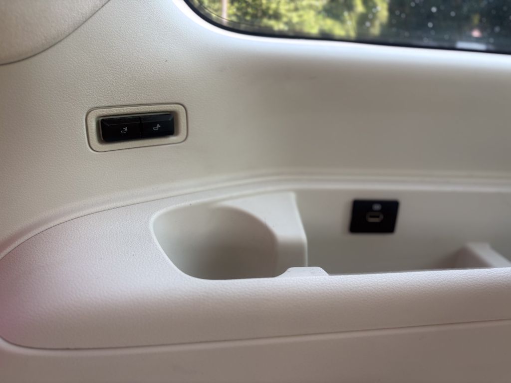 2022 Lincoln Navigator - $49,500