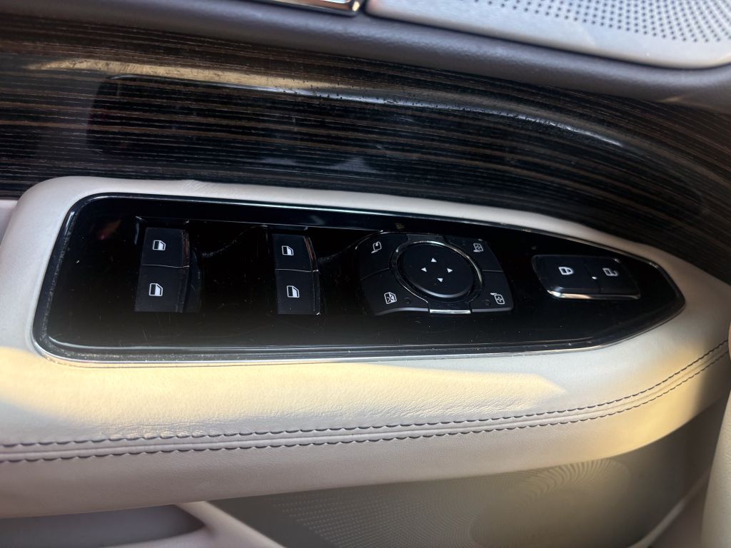 2022 Lincoln Navigator - $49,500