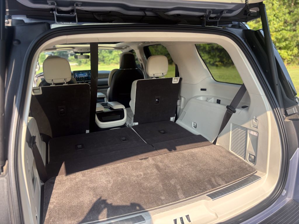 2022 Lincoln Navigator - $49,500