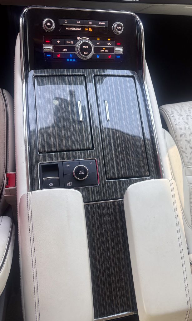 2022 Lincoln Navigator - $49,500