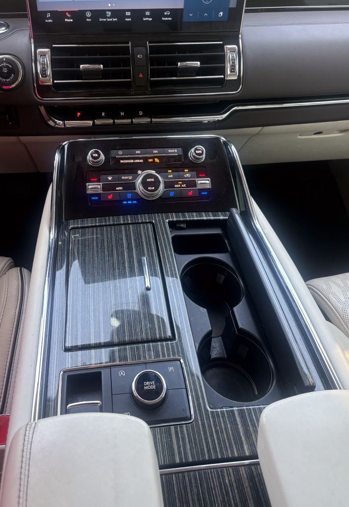 2022 Lincoln Navigator - $49,500