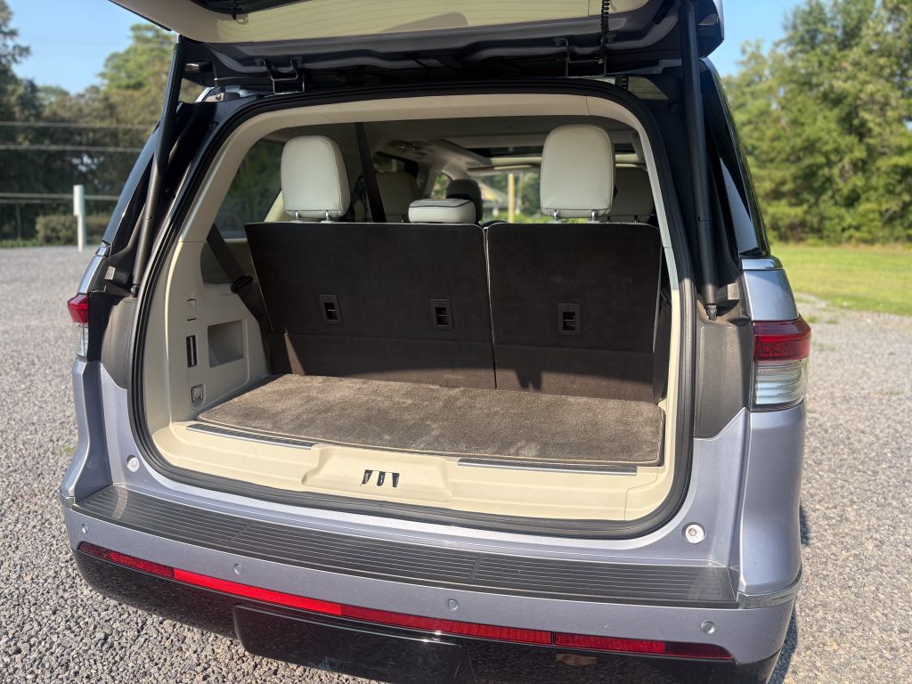2022 Lincoln Navigator - $49,500