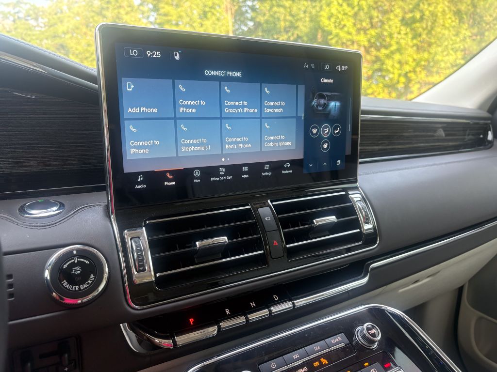 2022 Lincoln Navigator - $49,500