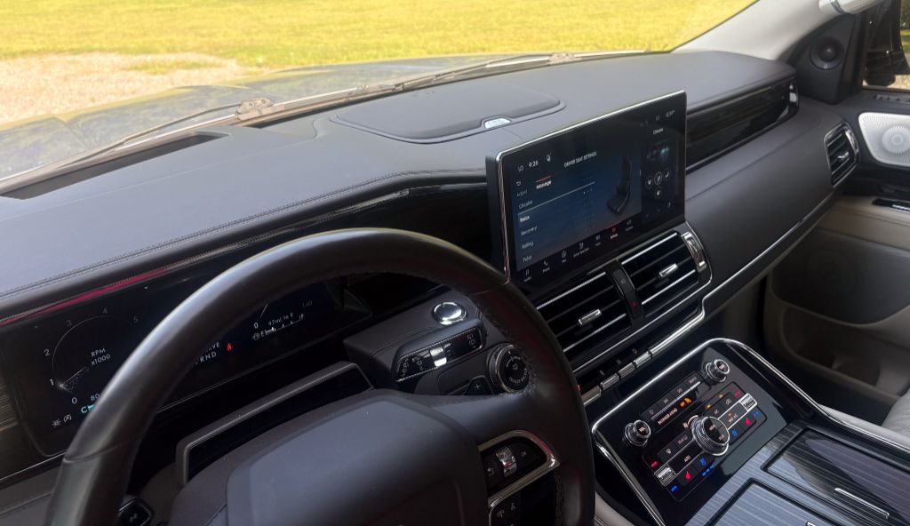2022 Lincoln Navigator - $49,500