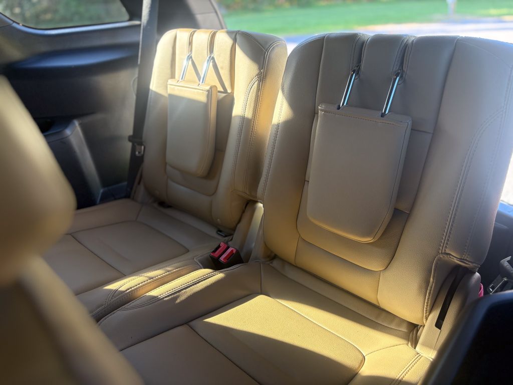 2017 Ford Explorer - $12,995