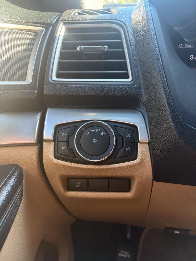 2017 Ford Explorer - $12,995