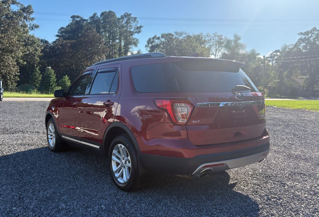 2017 Ford Explorer - $12,995