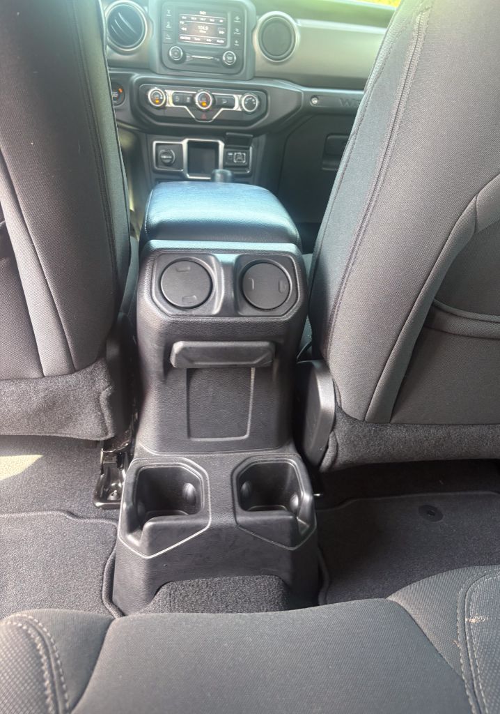 2018 Jeep Wrangler - $29,500