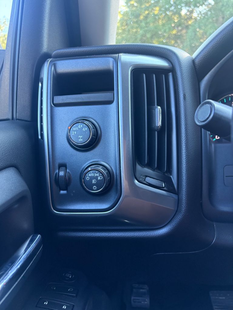 2016 Chevrolet Silverado - $17,995