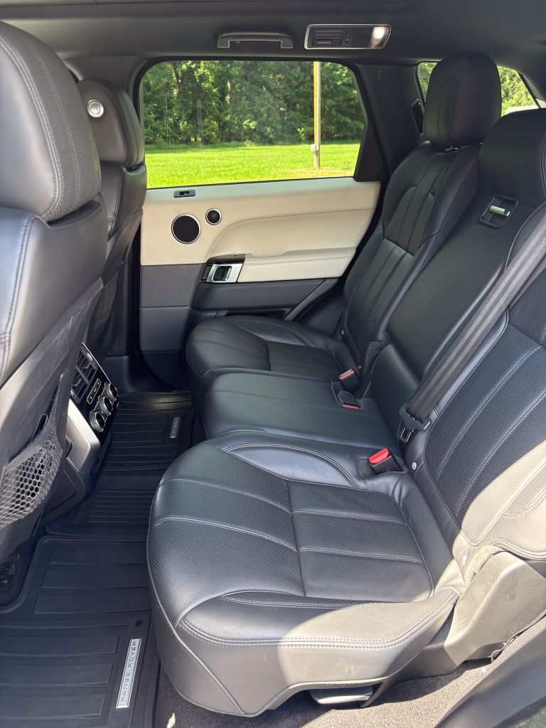 2015 Land Rover Range Rover Sport - $18,995