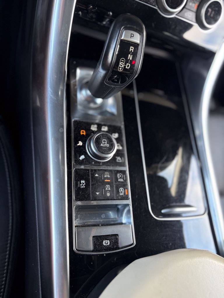 2015 Land Rover Range Rover Sport - $18,995
