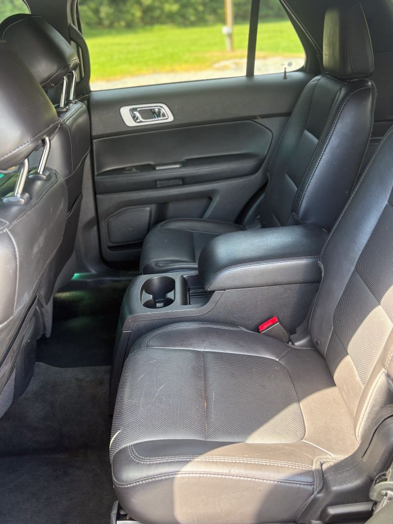 2013 Ford Explorer - $6,995
