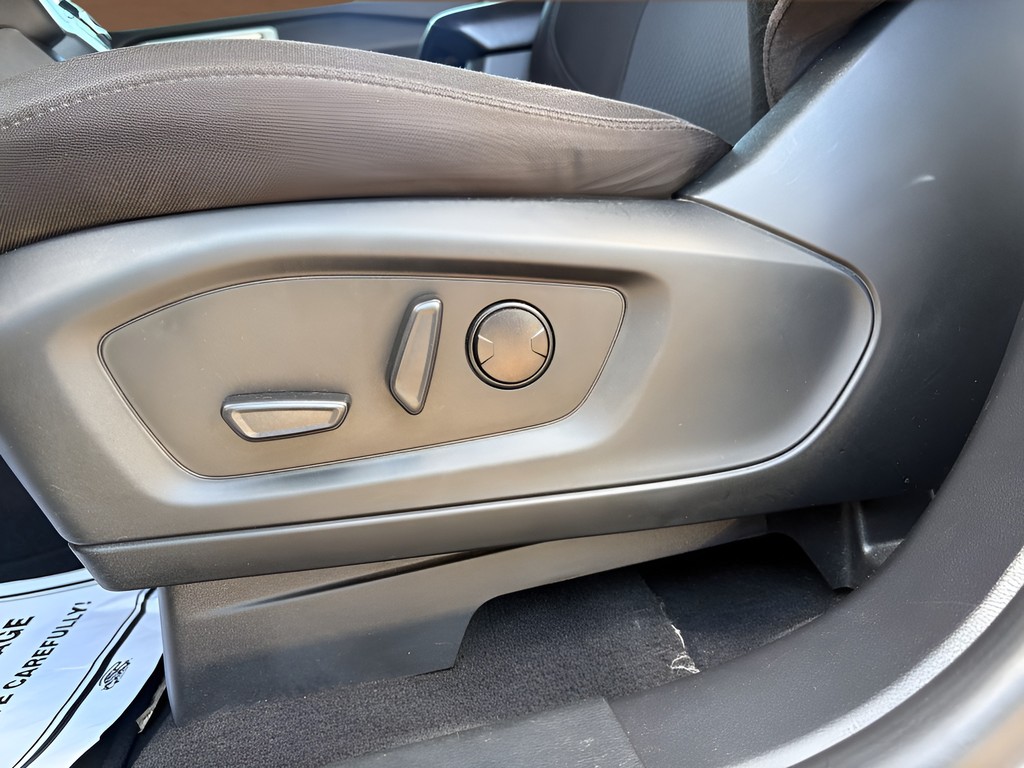 2022 Ford Explorer - $19,500