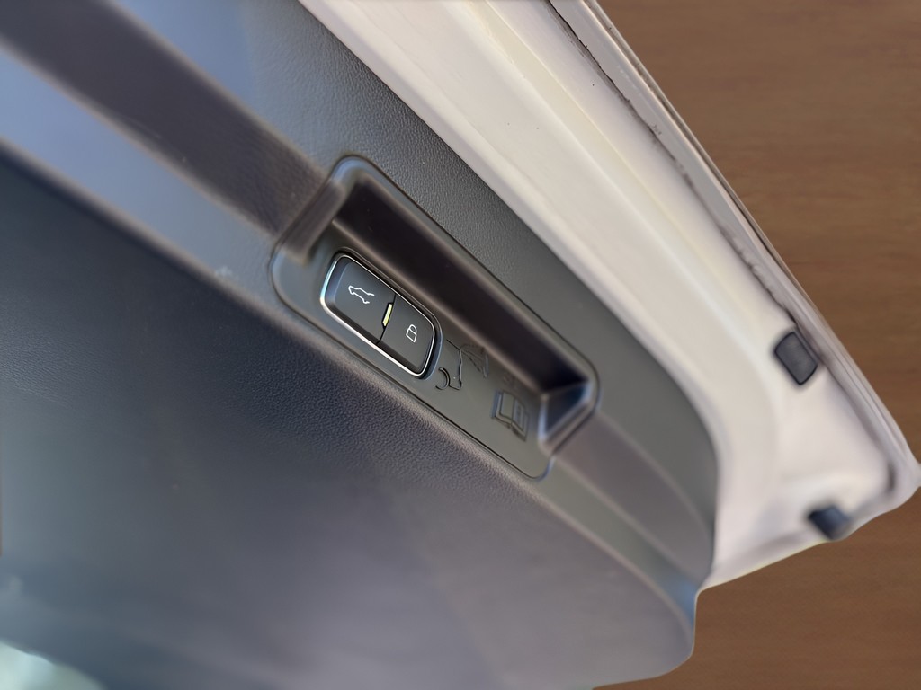 2022 Ford Explorer - $19,500
