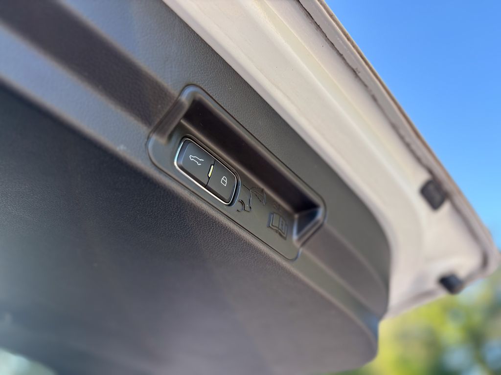 2022 Ford Explorer - $21,500