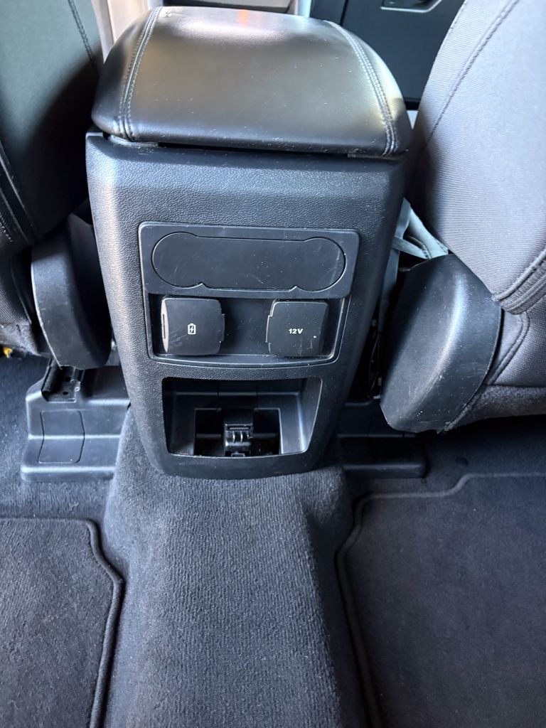 2022 Ford Explorer - $21,500