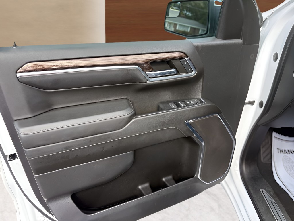 2023 Chevrolet Silverado - $25,995