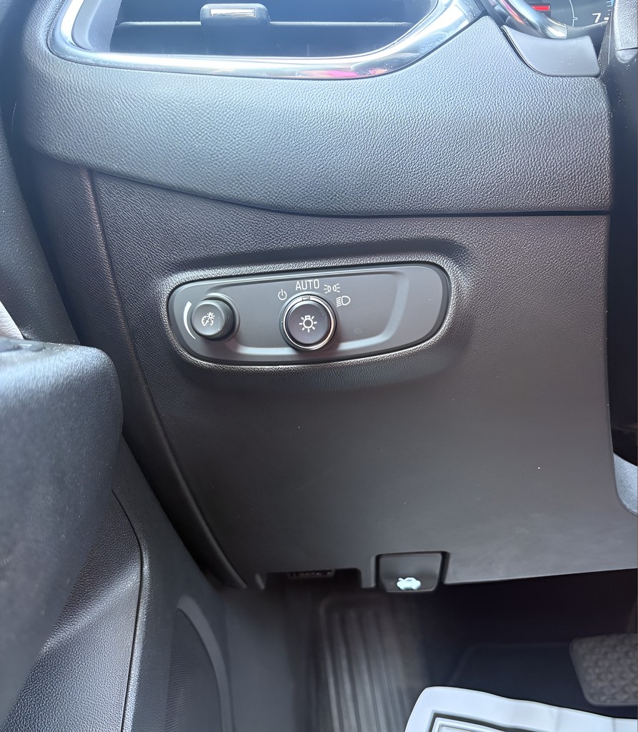 2022 Chevrolet Equinox - $18,995