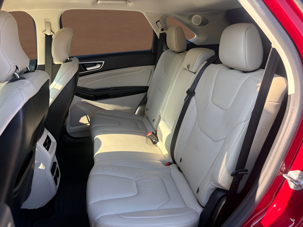 2015 Ford Edge - $7,850