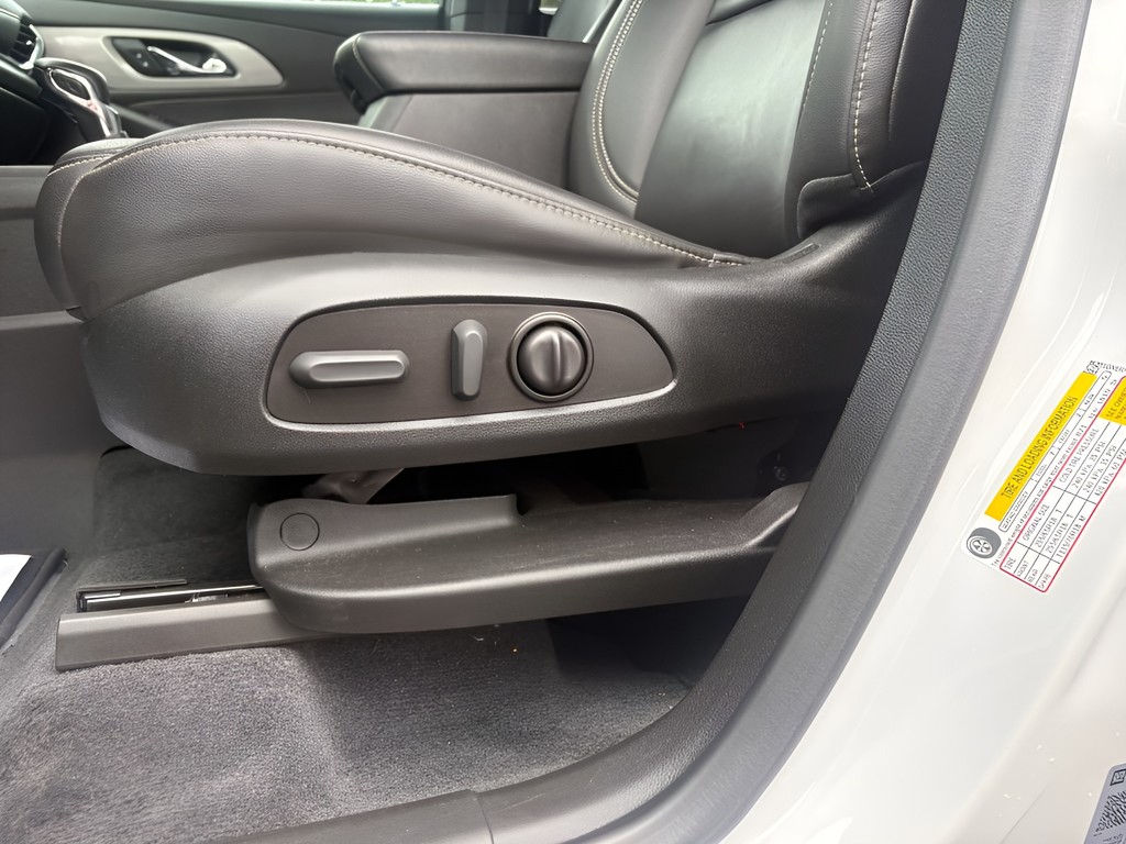 2023 Chevrolet Traverse - $21,995