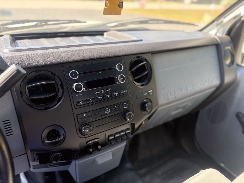 2015 Ford F-550 - $12,995
